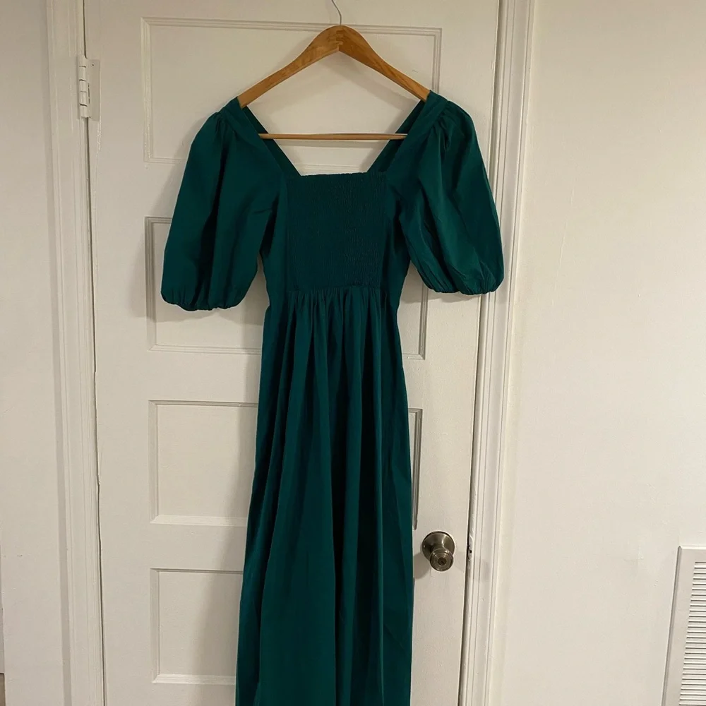 Elegant Green Puff Sleeve Dress - Picture 2 of 5